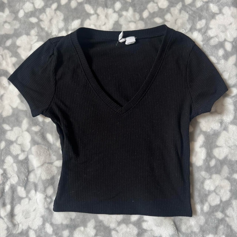 Tilly's Black Fitted Crop T-Shirt Short Sleeve